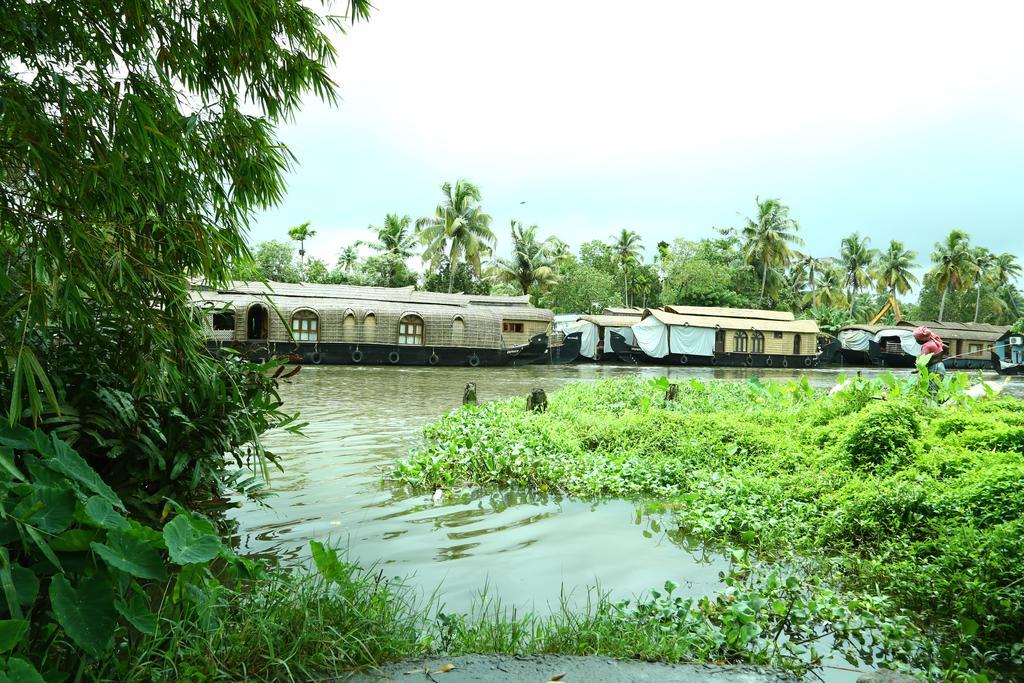 Alapatt Homestay Alappuzha Esterno foto